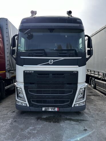 грузовики тягачи: Сүйрөгүч, Volvo, 2016 г., Парда