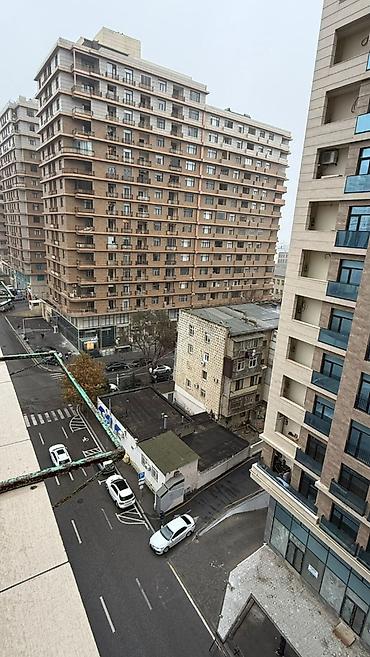 Mənzillər: 3 otaqlı, Yeni tikili, 128 kv. m — 1