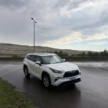 гибрид машины: Toyota Highlander: 2021 г., 2.5 л, Автомат, Гибрид, Кроссовер — 2