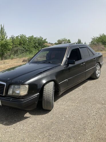 Mercedes-Benz: Mercedes-Benz 220: 1993 г., 2.2 л, Механика, Бензин, Седан