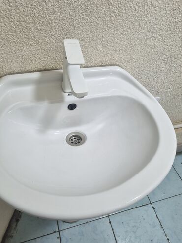 Офисы: Сдаю Офис, 50 м², В бизнес центре, С отдельным входом — 11