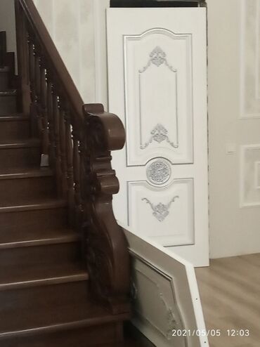 Обшивка лестниц: Лестница двери лучшего качества. звоните — 29