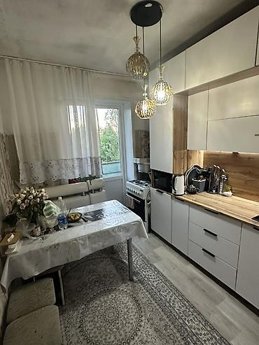 Кыймылсыз мүлк: 3 бөлмө, 72 м², 105-серия, 4 кабат — 8