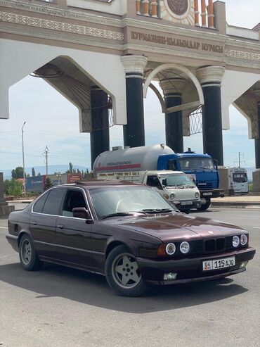 е34 4 4: BMW 525: 1991 г., 2.5 л, Механика, Бензин, Седан