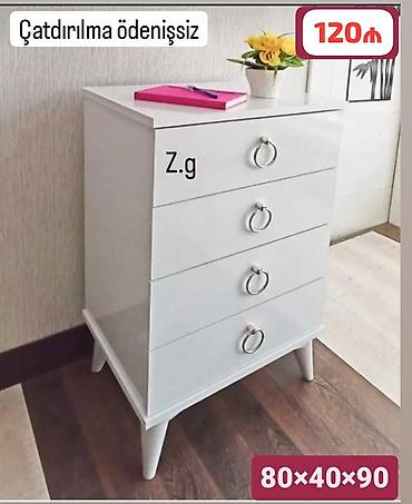 Komodlar: Ağ rəngdə, 4 siyirməli komod. Sadə və modern dizayn, yuxarı səthdə — 1