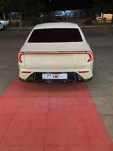 tesla model 3: BYD : 1.5 l | 2026 il 8888 km Sedan — 1