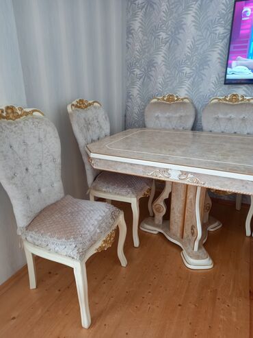 masa desti islenmis: Qonaq otağı üçün, İşlənmiş, Açılmayan, Dördbucaq masa, 8 stul, Azərbaycan