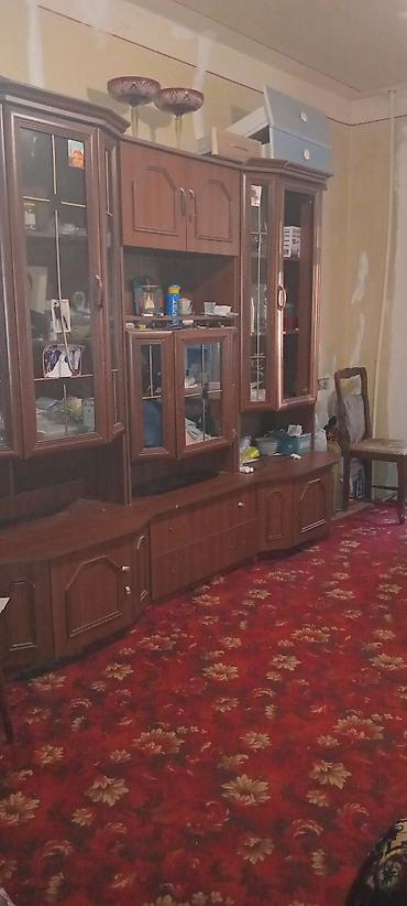 Недвижимость: 3 otaqlı mənzil – geniş və işıqlı plan Xüsusiyyətlər: - 3 ayrı otaq — 4