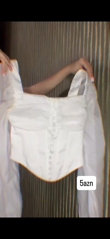 şortik kofta: Qadın geyimləri – hər biri 5 AZN 1) Qara crop T‑şört - Qısa model — 3