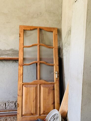 qapllar taxta: İşlənmiş qapılar satılır 20 manata