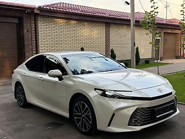 мини электро: Toyota Camry: 2024 г., 2.5 л, Гибрид, Седан — 2