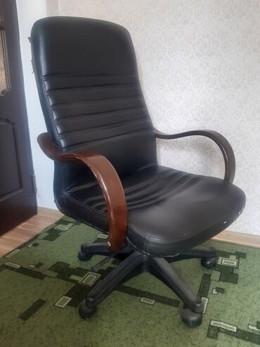 3 х комнатная квартира в джалал абаде: Продаётся б/у кресло офисное. г. Джалал Абад