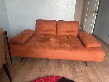 Portağal rəngli Modern uslubunda divan cox geniwdir. Material: nabuk lalafo.az -da Portağal rəngli Modern uslubunda divan cox geniwdir. Material: nabuk