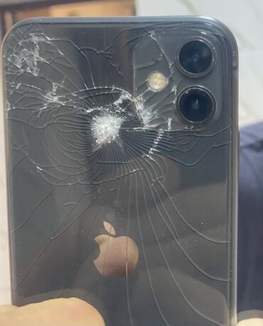 ноутбук apple бишкек: IPhone 11, Кара