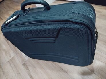 farmerke sa dzepovima: Kvalitetan kofer 45x32x20cm, jednom korišćen, bukvalno kao nov. Sa