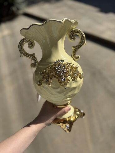 Vazalar: Vaza dəsti, Keramika — 7