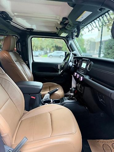 машиа: Jeep Wrangler: 2022 г., 2 л, Автомат, Гибрид, Внедорожник — 9