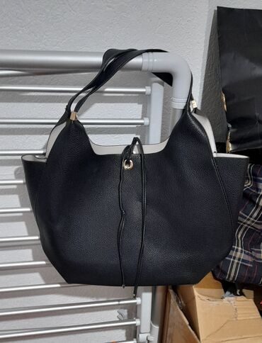 Torbe: T A Š N E 👜 👝 👝 Veliki izbor tasni od manjih do velikih Nike velika — 16