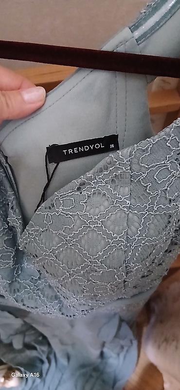 Donlar: Elbise trendyoldan, yenidir. Uzun model — 2