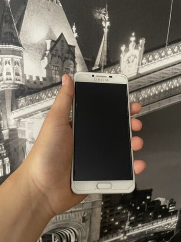 бу сотовые телефоны: Samsung Galaxy C5 2016, Б/у, 32 ГБ, цвет - Белый, 1 SIM