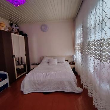 Həyət evi alıram: Satılır: həyət evi - Geniş həyətli, bir mərtəbəli ev. Evin önündə — 17