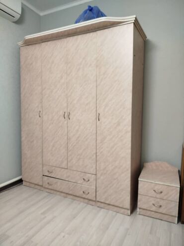 купить кресло кровать недорого бу: Продается шкаф гардероб + 2 прикроватные тумбочки в хорошем состоянии