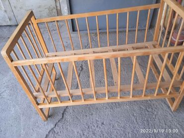 деревянная кроватка детская: Односпальная кровать, Новый