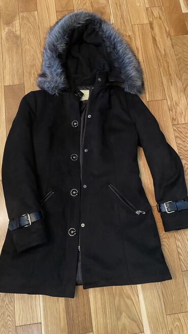 palto satışı: Palto S (EU 36), XL (EU 42), rəng - Qara