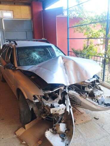 Digər Avtomobillər: Opel Vectra model avtomobil təmirə ehtiyacı olan şəkildə təqdim