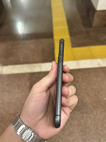 iphon 7s: IPhone 11, Qara, Face ID — 4