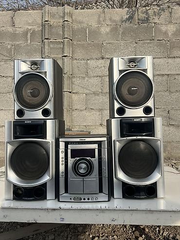 Динамики и колонки: Музыкальный центр с акустикой Sony Комплект: - Главный блок Sony — 2