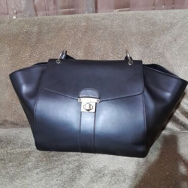 prada torba cena: Shoulder bag, Material: Leather at lalafo.rs prada torba cena: Shoulder bag, Material: Leather