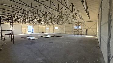 мотор для швейной машинки: 430 м², С высокими потолками — 3