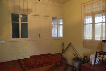 Həyət evləri və villaların satışı: 2 otaqlı, 74 kv. m, Orta təmir — 10