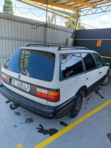 авто печ: Volkswagen Passat: 1989 г., 1.8 л, Механика, Бензин, Универсал