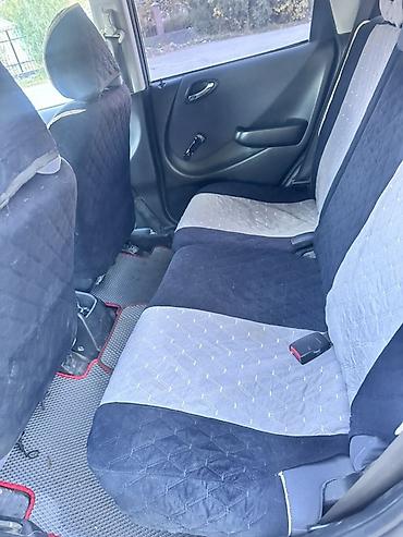 1221 2: Honda Jazz: 2004 г., Хэтчбэк — 4
