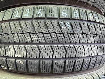 Шины и диски: 225/60/17 4 шт комплект в идеальном состоянии фирма Bridgestone год — 4