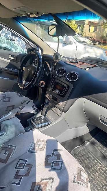 kia karneval: Ford Focus: 2010 г., 2 л, Автомат, Бензин, Седан — 4