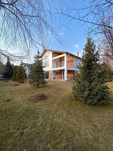 Продажа коттеджей и домов: Продаётся шикарный коттедж на 1ой линии в городе Чолпоната. площадь — 1