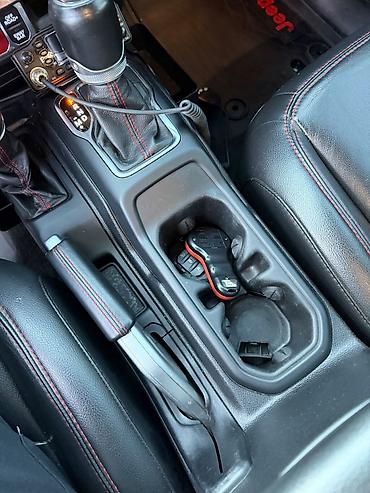 Jeep: Jeep Wrangler: 2021 г., Бензин — 27