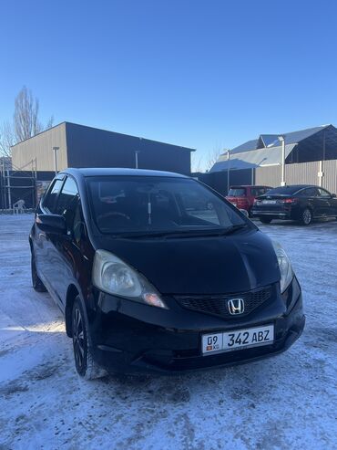 Honda: Honda Fit: 2010 г., 1.3 л, Автомат, Бензин, Седан