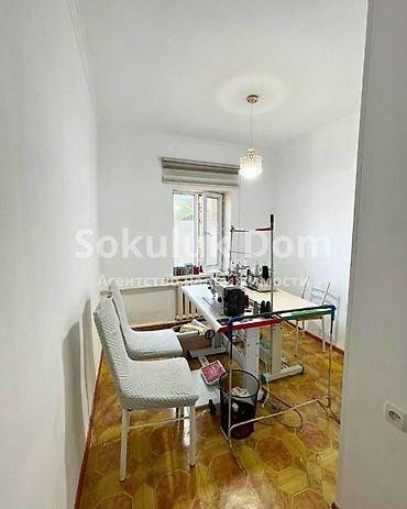the level: 🏠Продается дом + бизнес помещение в с. Сокулук 🟡Комнаты: 5 🟡Участок — 10