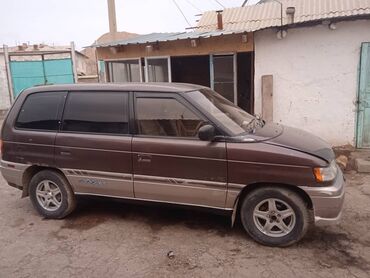 Mazda MPV: 1990 г., 2.5 л, Механика, Бензин, Минивэн