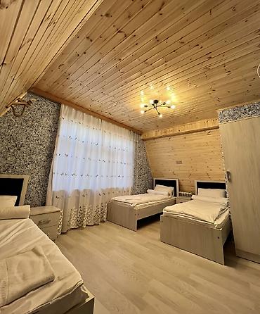 Bağ evlərinin kirayəsi: Dağ menzereli İsti hovuzlu A-frame ev Evin heyetinde ayrica bisetka — 3