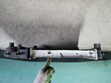 Радиаторы: Радиатор охлаждения двигателя BMW E30, 318i, 1991г.в. Оригинал BEHR — 16