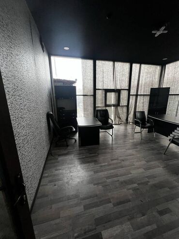 Digər kommersiya daşınmaz əmlakı: Binəqədi rayonu,Biləcəri qəsəbəsi,4 yolda,avtoservisin içində 2 — 13