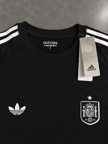 форма для спорта: ADIDAS | СБОРНАЯ ИСПАНИИ 🇪🇸 Чёрная футболка Adidas с эмблемой сборной — 3
