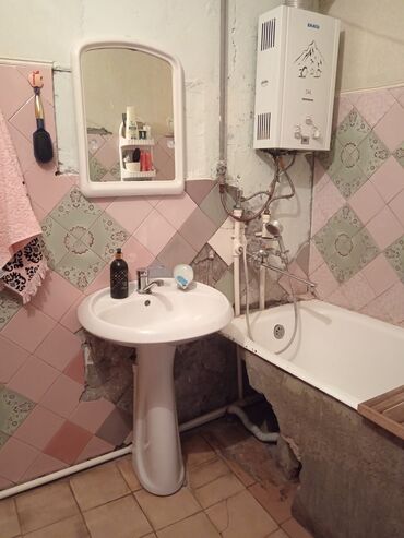 Köhnə tikili: Saray, 2 otaqlı, Köhnə tikili, 58 kv. m — 9