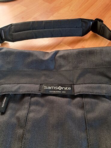 Futrole i torbe za laptopove: Samsonite torba za lap top komotna sa pregradama, crna kao nova. Malo — 2