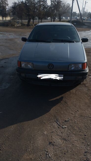 Volkswagen: Volkswagen Passat: 1989 г., 1.8 л, Механика, Бензин, Седан